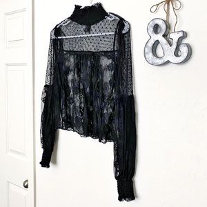 🖤 Forever 21 Turtleneck Lace Top 🖤